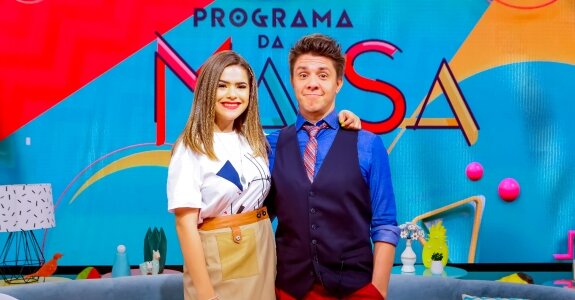 Maisa Silva e Oscar Filho durante as gravações de seu programa.